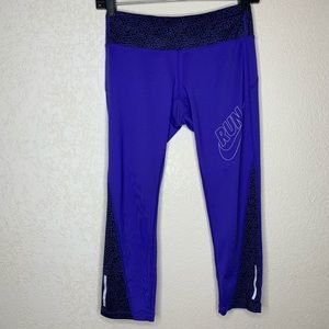 Nike Run Crop Leggings Size XS in Purple & pocket